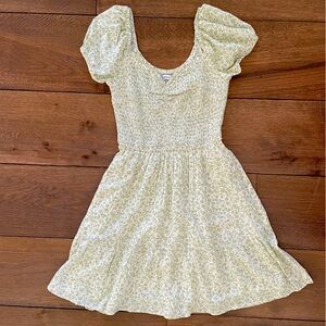 PRISTINE hollister mini sweetheart neckline dress